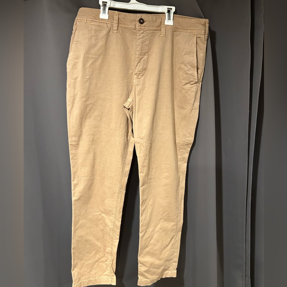 American Eagle Men’s Chino Pants
